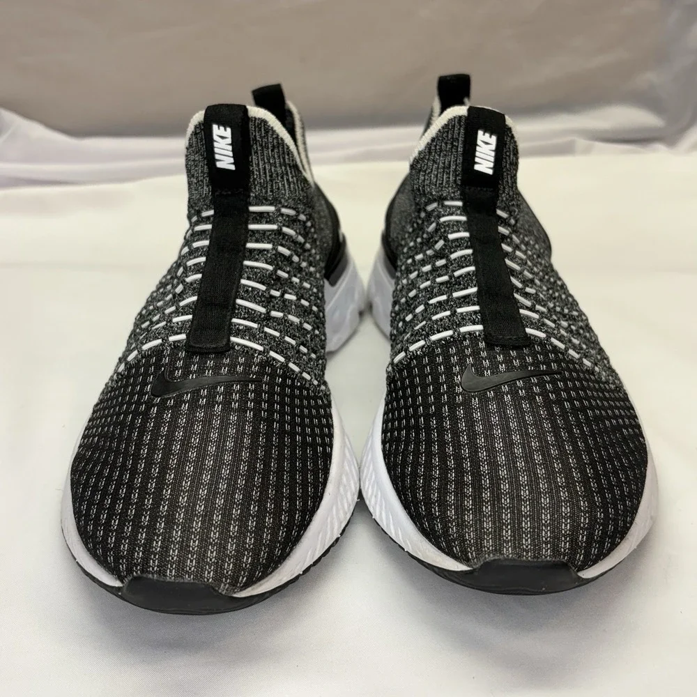 Nike React Phantom Run Flyknit 2 Women's Size 10 Running Shoes Black White Oreo